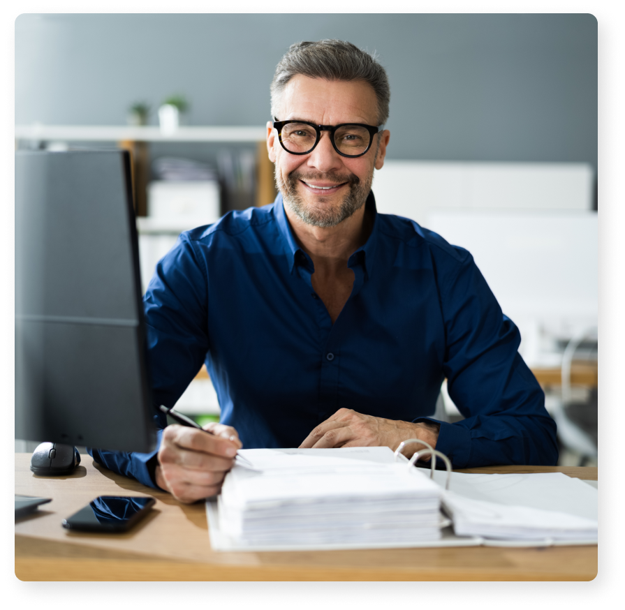 Banner image of the accountant sitting in a modern office